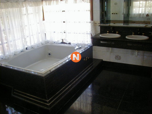 Casa En Venta Y Alquiler, Pinares, Punta Del Este, 5 Dormitorios.- Ref: 205047