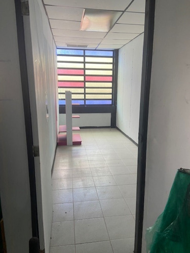 Imagen 11 de 24 de Se Vende Galpon Industrial 2422m²t-1753m²c-5 Ofc+20p.trabajo+10b+50p+p.electrica-guaicay-es
