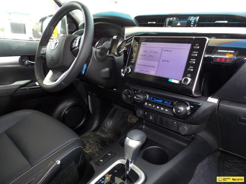 Imagen 22 de 25 de Toyota Hilux Srx