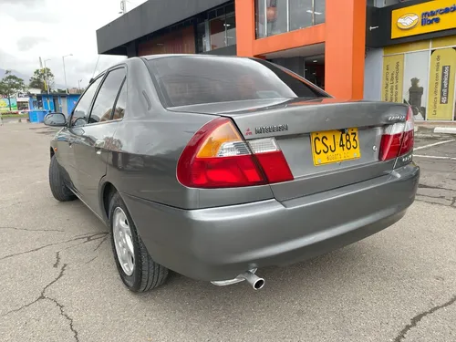 Mitsubishi Lancer 1.6 Glxi