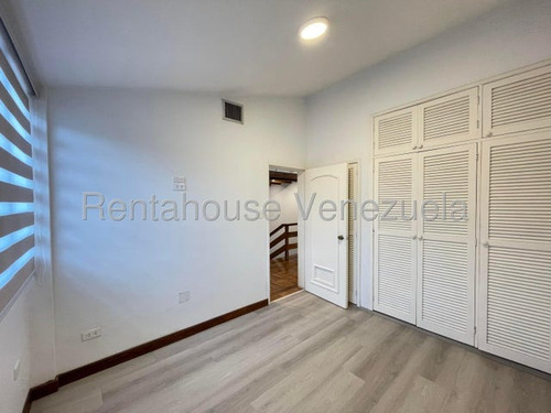 En Alquiler Casa En Urb El Castaño #25-14338 Rm