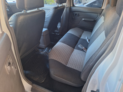 Nissan NP300 2.5 Cabina Doble 133cv 4x2