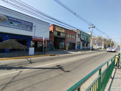 Se Vende Propiedad Comercial En Avenida Santa Rosa.