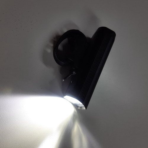 Imagem 2 de 10 de Farol Stvzo Cl-8014 Led 400 Lumens Usb Até 9h Resistent Água