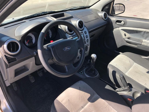 Ford Fiesta 1.6 Ambiente Mp3 2010