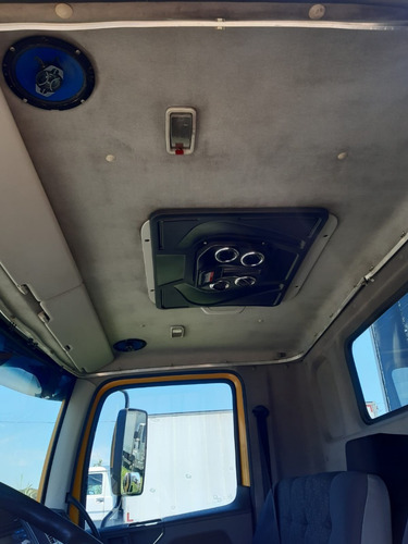 Imagem 6 de 15 de Vw 13190 4x2 Bau 12 Metros Ano 2012 Plataforma Hidraulica