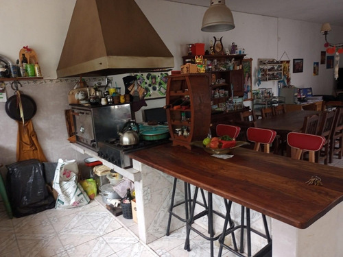 Muy Linda Casa Zona Estación Lemos Colegio Divina Pastora