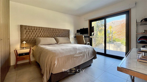Casa En Venta De 4 Dorm. En Lo Barnechea