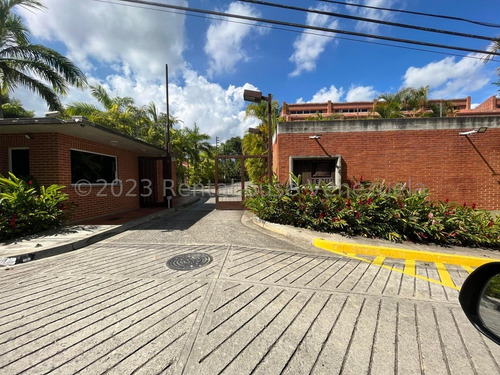 Townhouse ( 2 Niveles) Venta El Hatillo ( Hatillo Tepuy )  Mls-- 24-6932