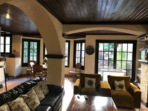 Casa. Venta. Pocitos. Excelente. 500mts Edificados.