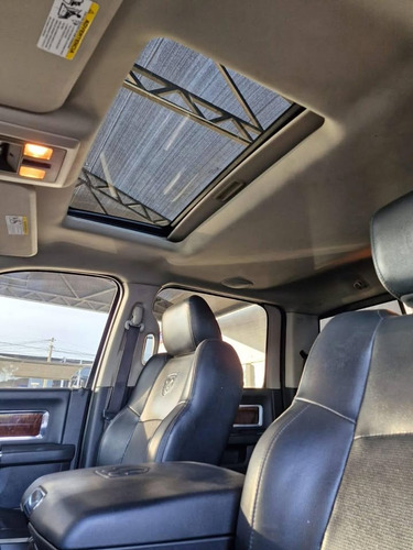 Dodge Ram 2500 5.7 Pickup Crew Cab Laramie 4x2 Mt