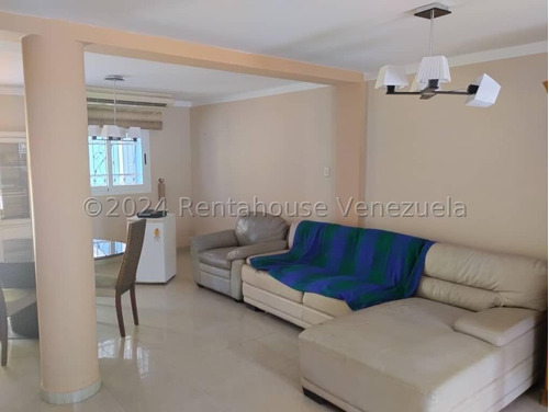 En Venta Hermosa Casa De 2 Niveles En Conjunto Privado En Coro