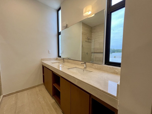 Casa En Venta Ubicada En Moravia Temozón Norte, Entrega Inmediata