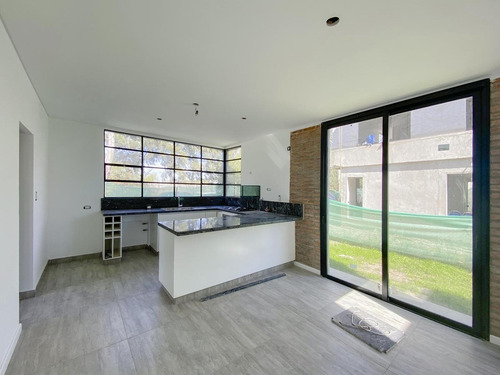 Imagen 13 de 30 de Casa De 3 Dormitorios En Los Pasos Del Jockey