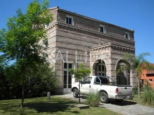 Imagen 1 de 10 de Casa  En Venta En Alamo Alto, Escobar, G.b.a. Zona Norte