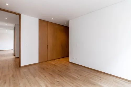 Apartamento En Venta En Chicó Navarra. Cod V10046
