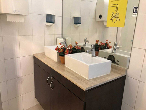 Imagen 11 de 17 de Impecable Oficina O Consulta Médica. Patente Y Seremi