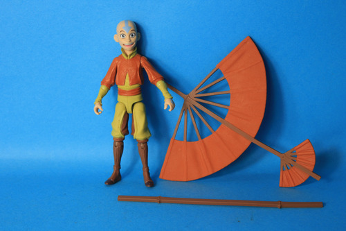 Aang With Glider Avatar The Last Airbender Mcfarlane Toys (Usado)