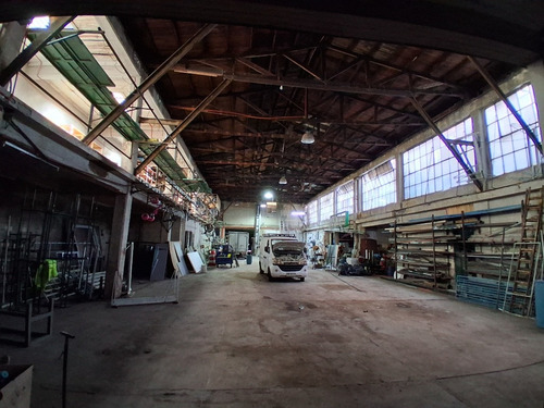 Arriendo Céntrica Bodega Comercial, Arturo Prat - Av. Matta.