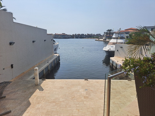 Venta Hermosa Villa, Conjunto Residencial Las Villas, Solarium, Muelle, Planta Electrica, Negociable