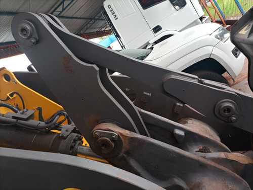 Imagem 5 de 5 de Volvo L60