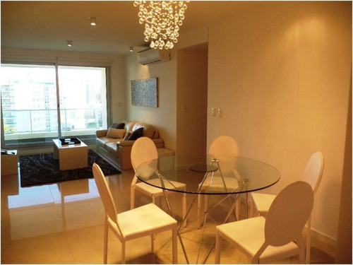 Venta De Apartamento 2 Dormitorios, En Playa Brava.
