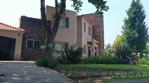 Imagen 13 de 30 de Oportunidad! Venta - Magnífica Casa En Sausalito - Bayugar Negocios Inmobiliarios