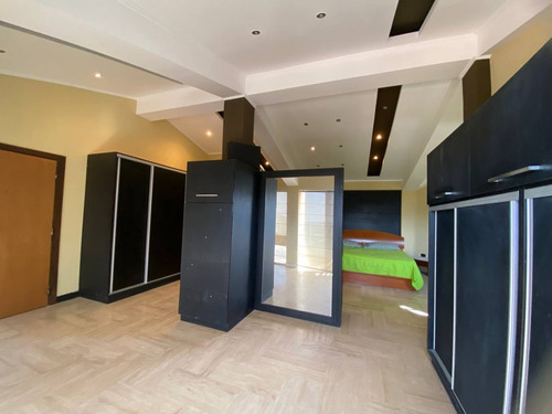 Imagen 18 de 28 de Belkliag/ Vende Apartamento 198m Equipado Duplex De Lujo Planta 50%, Pozo En Mañongo (alfb)