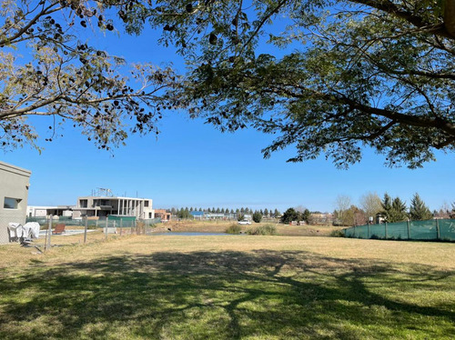 Lote En Venta El Canton Barrio Islas A Laguna
