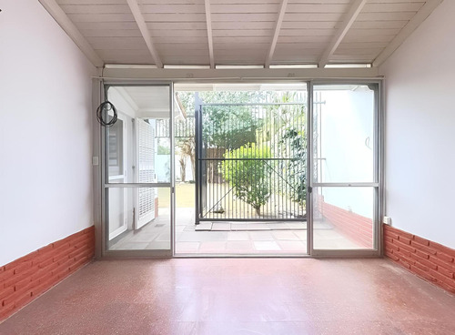 Casa En Venta De 3 Dormitorios - Garage - Jardin - En Barrio Parque Cornelio Saavedra