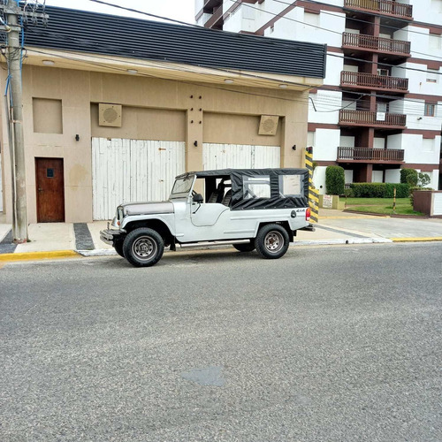 Imagen 3 de 14 de Jeep Ika Largo 4x4