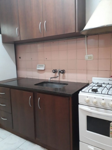 Imagen 6 de 11 de 2 Amb Con Dependencia, Balcon Y Patio - Centro- Con Renta