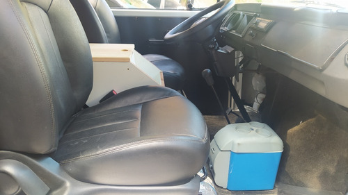 Imagem 12 de 15 de Kombi Motor Home