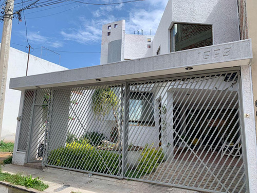 Casa En Venta En Co. La Pradera, Irapuato, Gto.