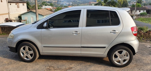 Imagem 10 de 12 de Volkswagen Fox 2009 1.0 Vht City Total Flex 5p
