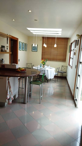Imagen 9 de 14 de Alquilo Casa 350m2 5h/6b/8p Colinas De Tamanaco 6189