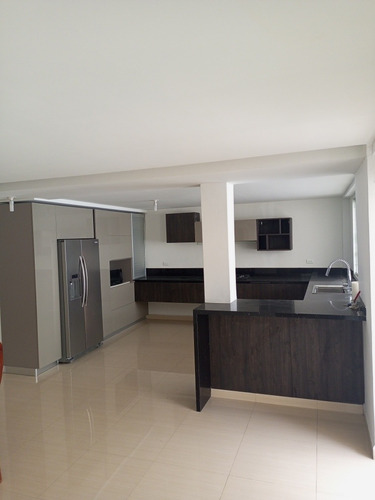 Imagen 4 de 17 de Espectacular Casa En Urb. Paso Real