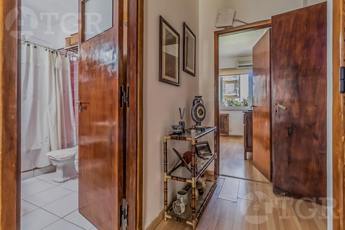 Semipiso En Venta En Recoleta, 3 Dormitorios Con Dependencia Y Balcon Corrido Al Frente