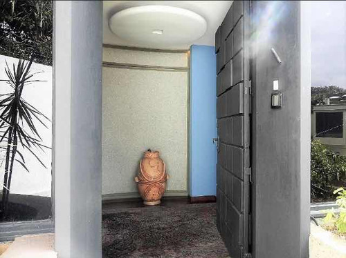 En Venta Hermosa Quinta En El Marqués Norte. Costruccion De Primera!!! Anexo Para Huéspedes. Terraza Con Vista Al Ávila. (alianza)