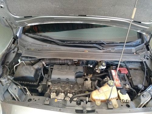 Imagem 11 de 13 de Chevrolet Spin 2013 1.8 Lt 5l 5p
