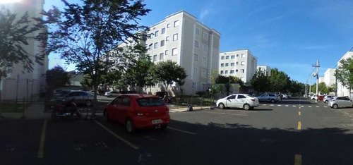 Aluguel De Apartamentos / Padrão Na Cidade De São Carlos 25398