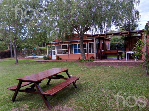 Venta Casa De Dos Dormitorios Con Gran Espacio Verde En Oliveros