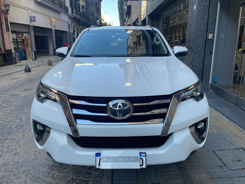 Imagen 24 de 25 de Toyota Sw4 2019 2.8 Srx 177cv 4x4 7as At Automatica Lucsc