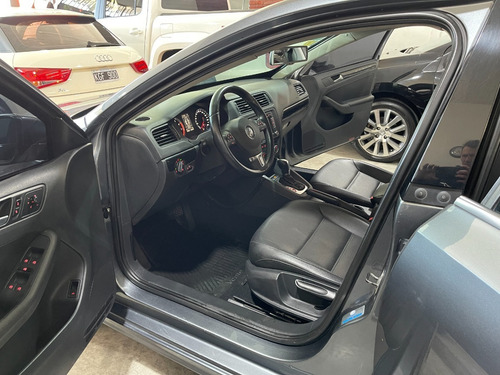 Imagen 14 de 15 de Volkswagen Vento 2.5 Luxury 170 Cv Tiptronic 2014