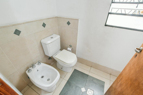 Imagen 15 de 30 de Casa De 3 Dormitorios En Venta Con Quincho Y Parrillero Centro De Rosario