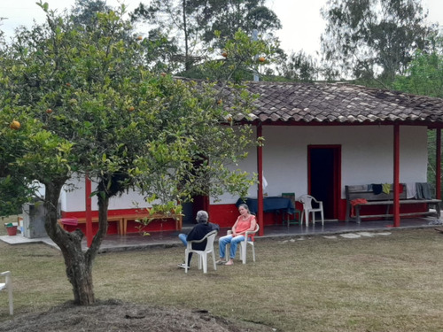 Vendo Lote Con Casa  El Peñol