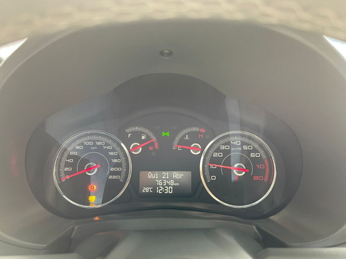 Imagem 10 de 10 de Fiat Grand Siena Essence 1.6 16v (flex) 2014/2014 Kit Gás
