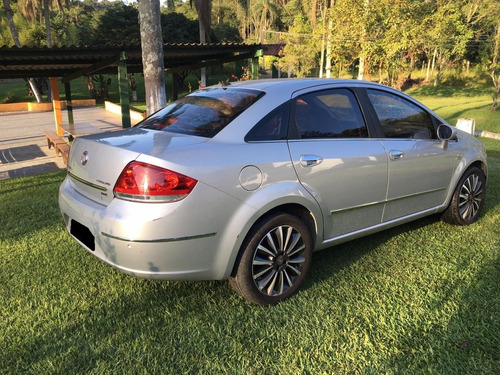Fiat Linea 2011 1.8 16v Absolute Flex Dualogic 4p