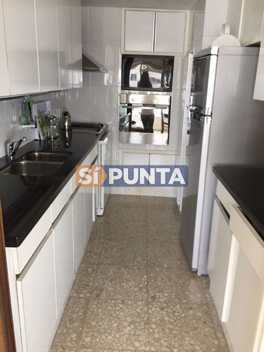 Imagen 4 de 9 de Apartamento En Peninsula En Alquiler Anual