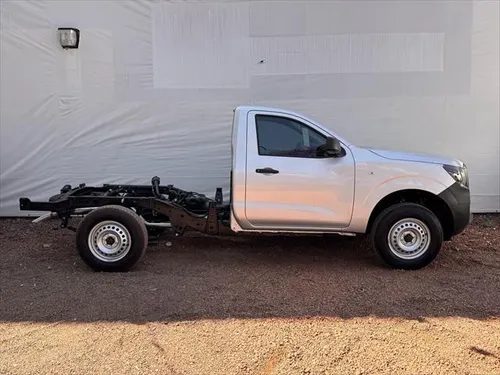 Nissan NP300 2.5 Chasis Mt